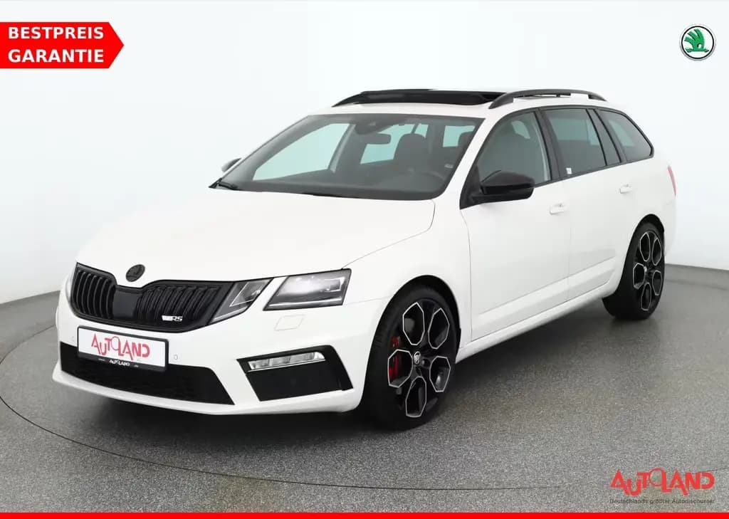 Main__Slider__Photo:Skoda Octavia Combi 2.0 TSI DSG RS 245 LED Panorama 01/2020-0