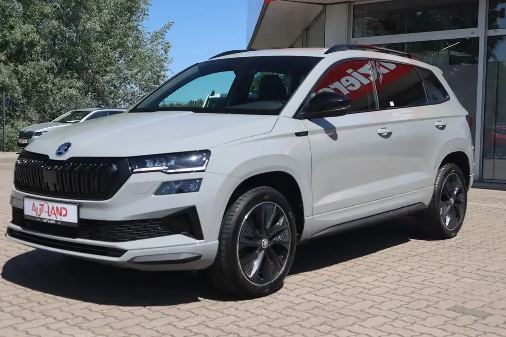 Main__Slider__Photo:Skoda Karoq 1.5 TSI Sportline DSG LED Navi ACC Kamera 08/2024-1