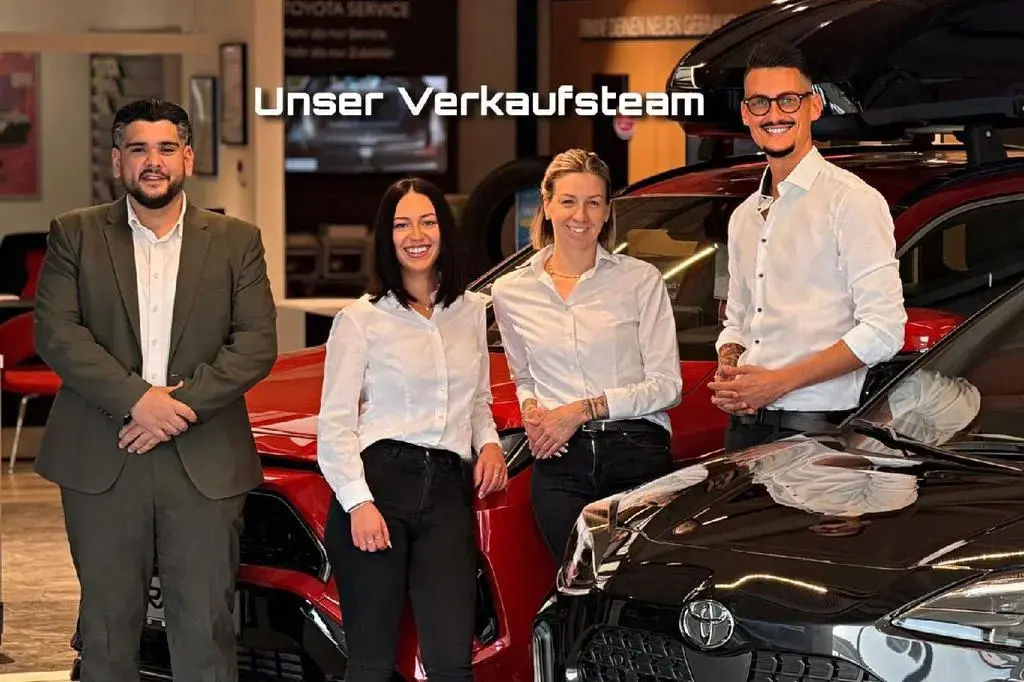 Main__Slider__Photo:Toyota Yaris Cross Hybrid FWD Team Deutschland 12/2022-1
