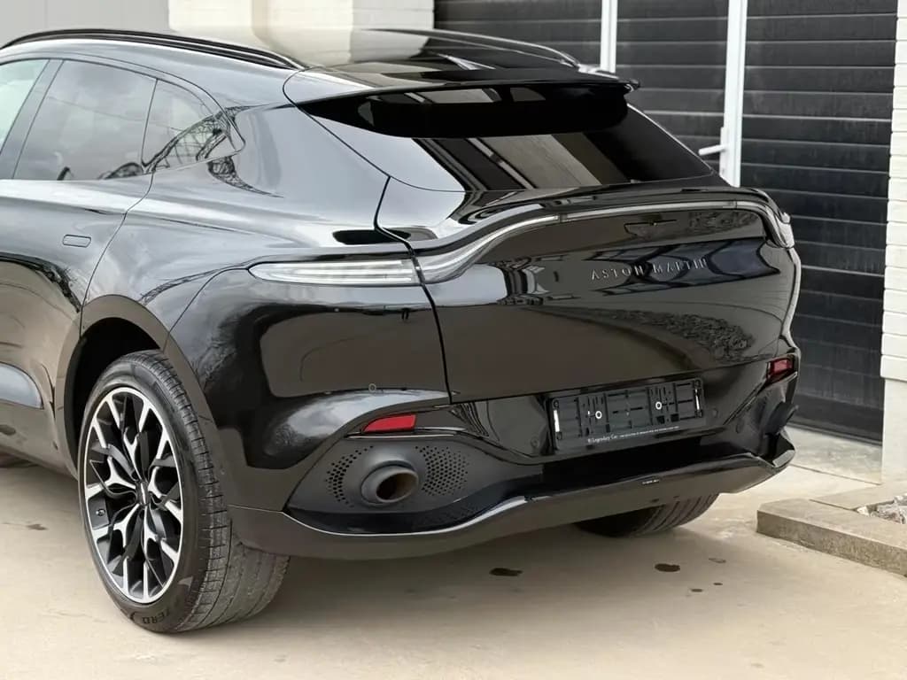 Main__Slider__Photo:Aston Martin DBX 4.0 V8 09/2022-0