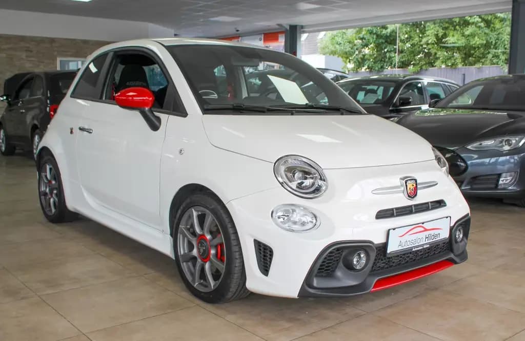 Main__Slider__Photo:Abarth 595 Aut. Komfort-Paket CarPlay PDC 1.Hand 03/2023-0