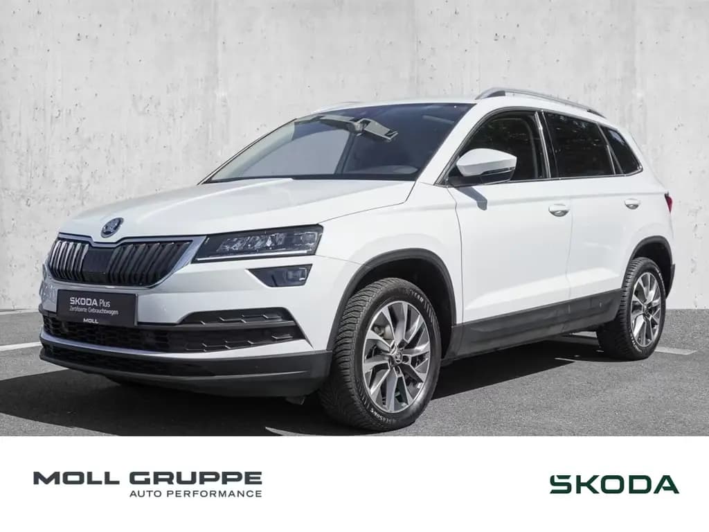 Main__Slider__Photo:Skoda Karoq 1.5 TSI DSG Ambition Pano LED 08/2022-0