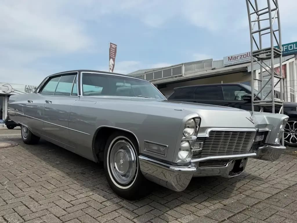 Main__Slider__Photo:Cadillac Deville Sedan 7.7L/Klima/Leder/Automatik 03/1968-0