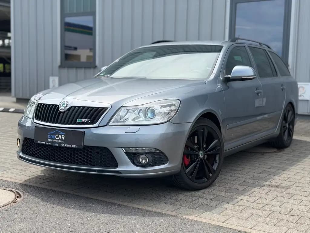 Main__Slider__Photo:Skoda Octavia Combi RS Leder Xenon CarPlay Tüv 05.2028 11/2012-0