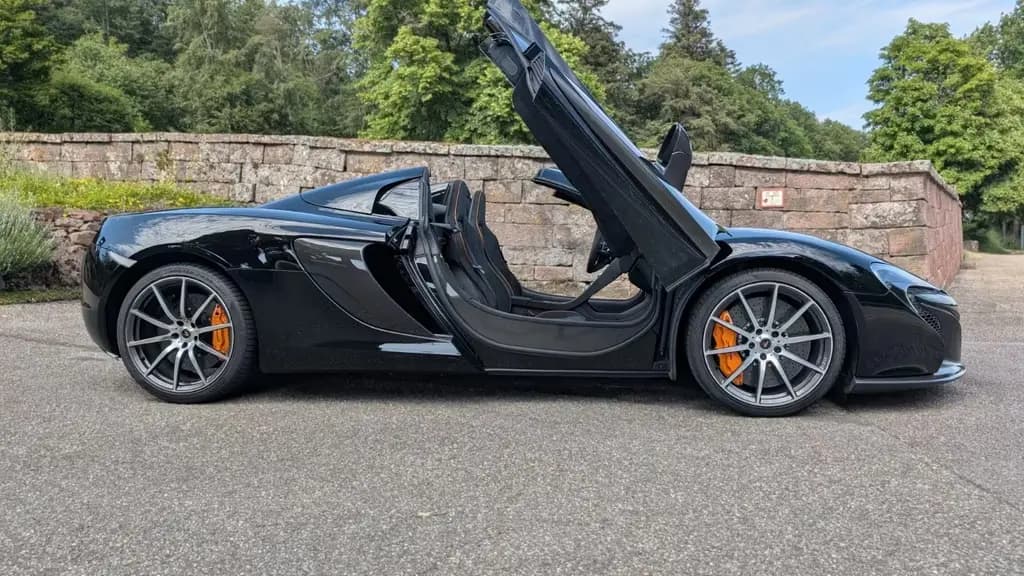 Main__Slider__Photo:McLaren 650S Spider FireBlack, lückenl. McLaren Historie 04/2016-0