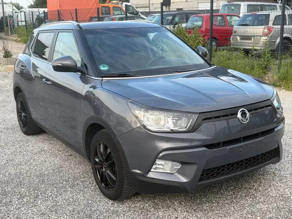 Main__Slider__Photo:Ssangyong Tivoli 1.6 e-XDi 160 QUARTZ 2WD Navi Kamera Eu6 08/2016-0