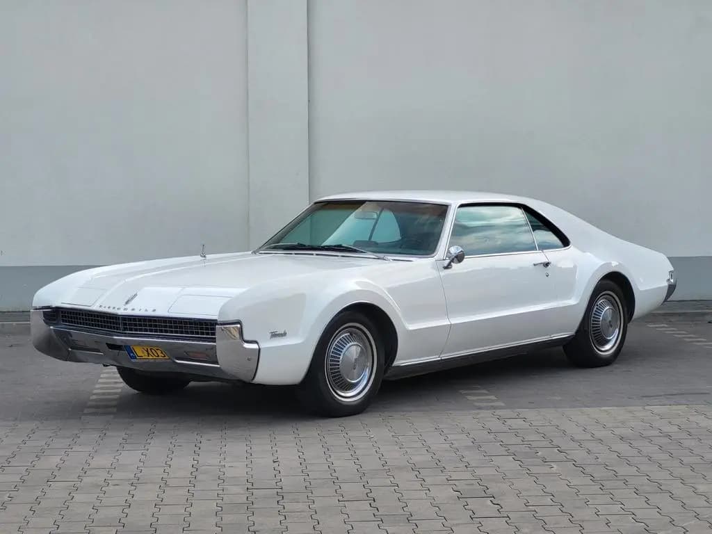 Main__Slider__Photo:Oldsmobile Toronado 01/1967-0