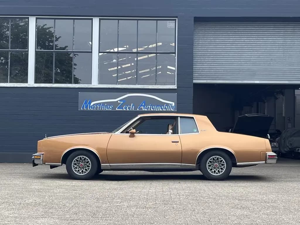Main__Slider__Photo:Pontiac Other Grand Prix 5,0 V 8 * Schweizer Fahrzeug * 03/1978-0