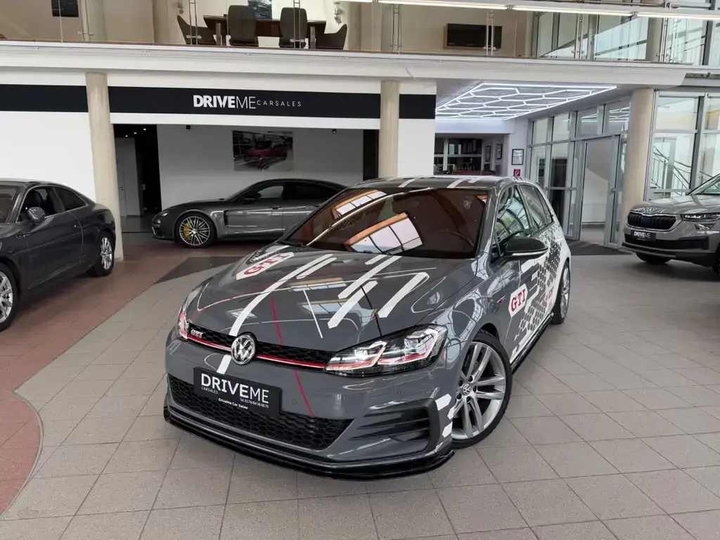 Main__Slider__Photo:Volkswagen Golf VII Lim. GTI TCR Virtual ACC LED Kamera 01/2020-1