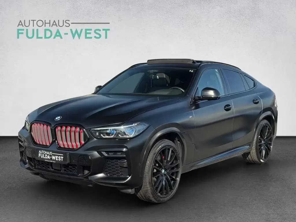 Main__Slider__Photo:BMW X6 M50i Black Vermilion FrozenBlack Laser B&W 06/2022-0
