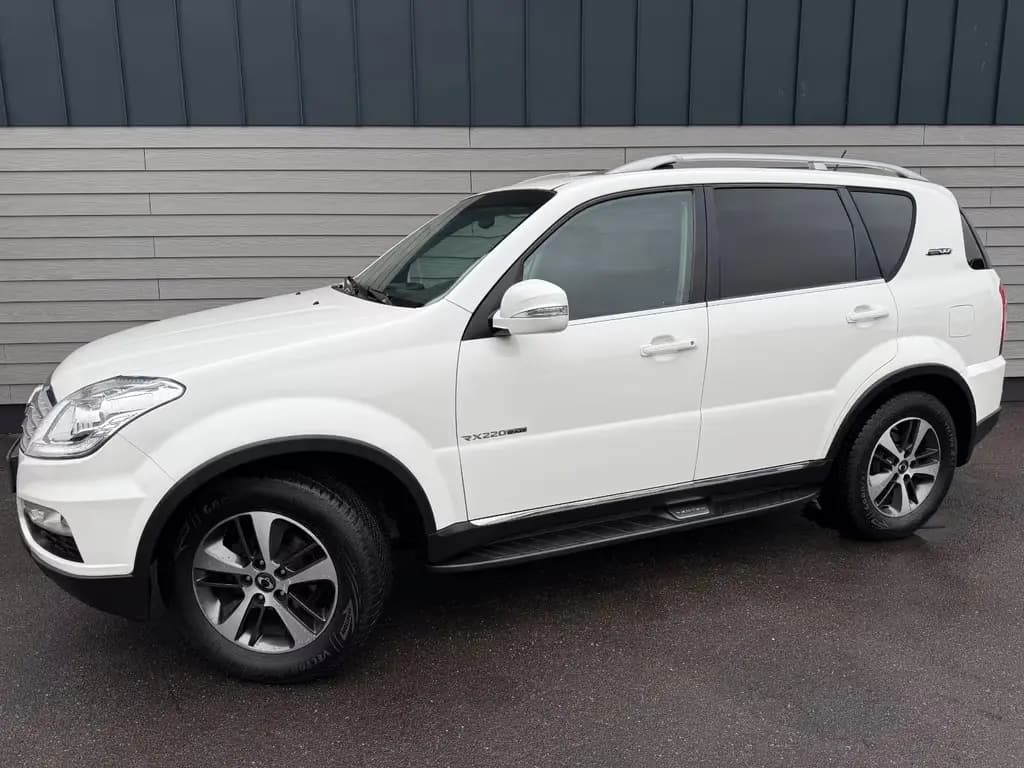Main__Slider__Photo:Ssangyong REXTON Rexton W Executive 4WD/7 Sitzer/Euro6 06/2016-0