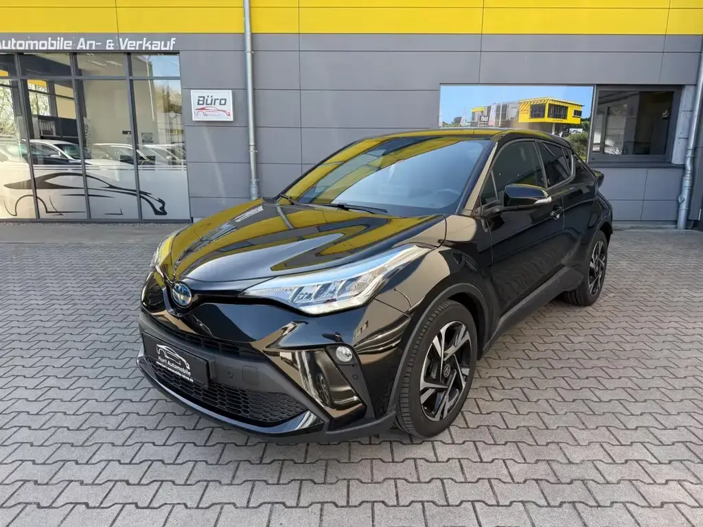 Main__Slider__Photo:Toyota C-HR Hybrid Team D/KAMERA/AUTOMATIK/SHZ/ 10/2023-1