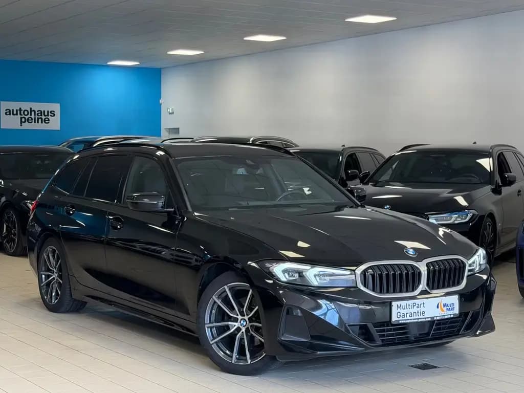 Main__Slider__Photo:BMW 320 d SAG/AHK/Stop&Go/SportSitz/M-Sport 02/2023-0
