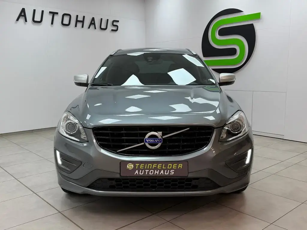 Main__Slider__Photo:Volvo XC60 R-DESIGN  / KAMERA / MEMORY 03/2017-1