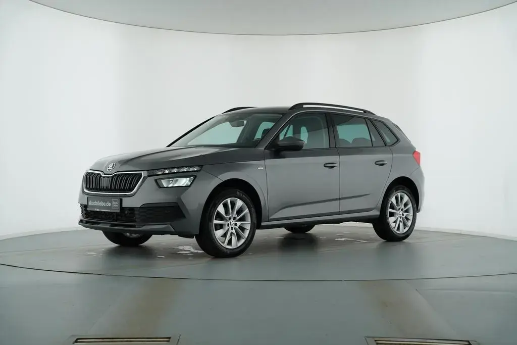 Main__Slider__Photo:Skoda Kamiq TOUR 1.0TSI DSG RÜCKFAHRKAMERA+SITZHEIZUNG 04/2022-1
