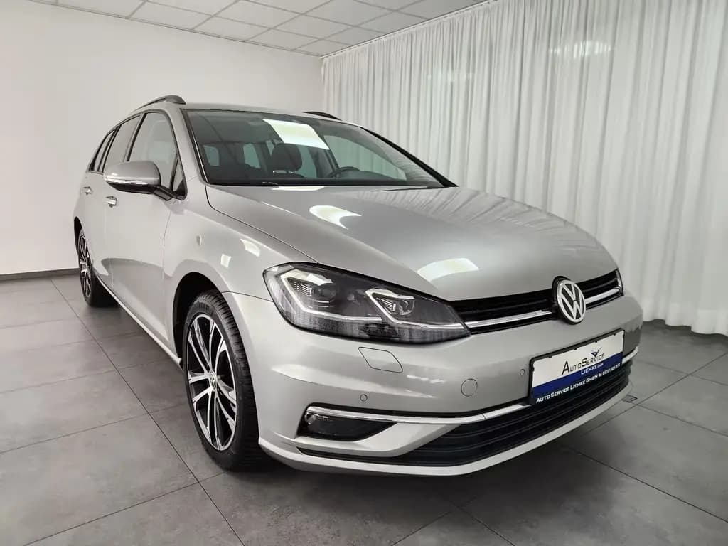 Main__Slider__Photo:Volkswagen Golf Variant Comfortline ACC LED CarPlay M&S Kam 10/2017-0