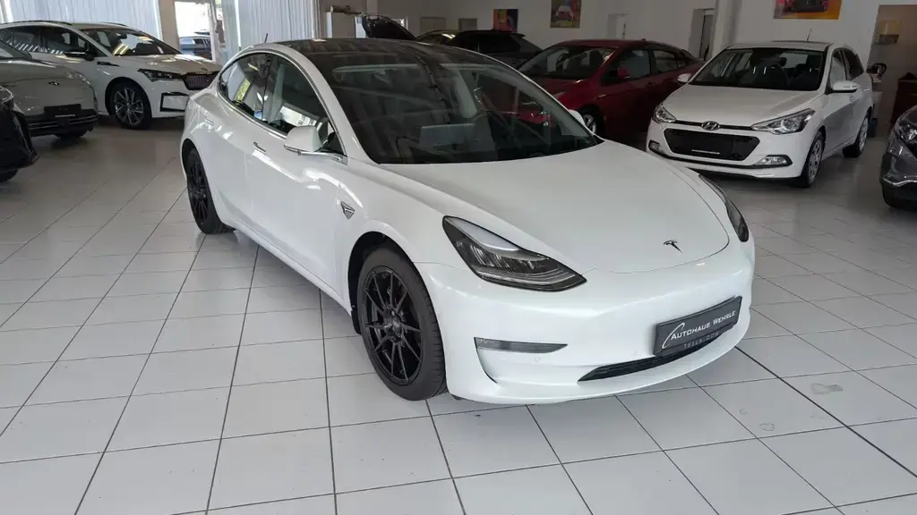 Main__Slider__Photo:Tesla Model 3 Long Range AWD *AHK*PDC*SHZ*LED 04/2020-1