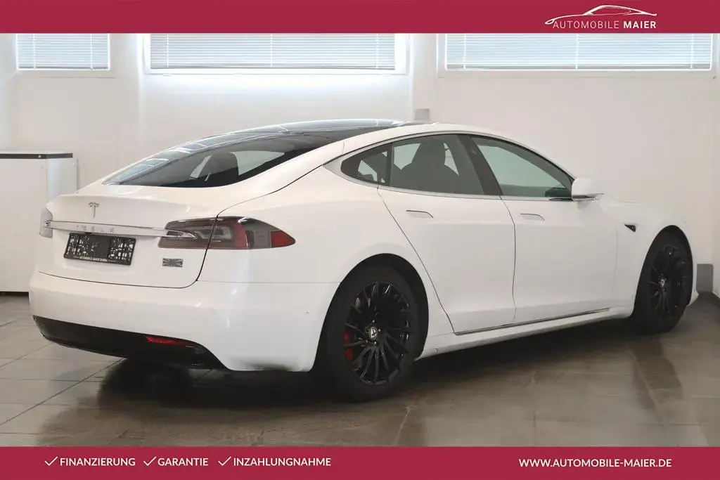 Main__Slider__Photo:Tesla Model S Performance-NAV-LED-PANORAMA-LUFT- 09/2020-1