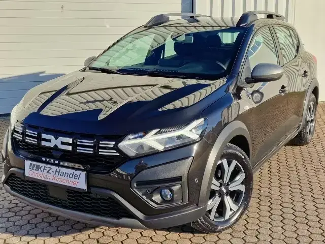 Main__Slider__Photo:Dacia Sandero Stepway*110 PS*Navi*LED*Sitzh.*1.Hand*PD 10/2023-1