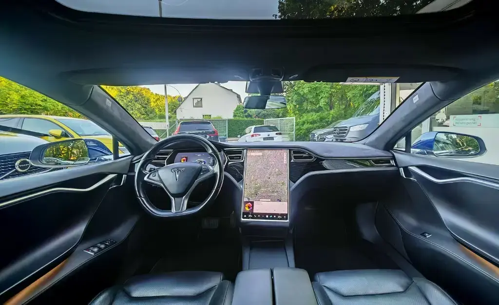 Main__Slider__Photo:Tesla Model S 90D el.Panor.Vollled.Sitzlüft.Connect.CC 04/2017-1