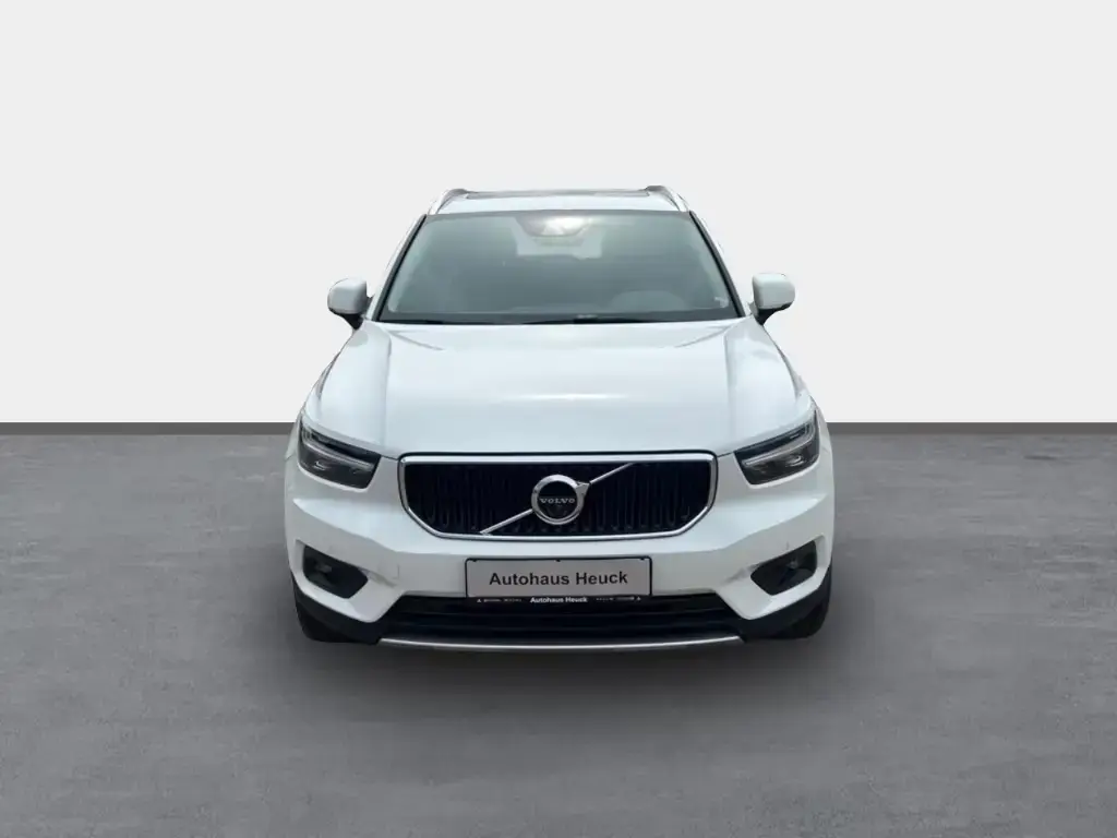 Main__Slider__Photo:Volvo XC40 Momentum AWD Navi Leder Digitales Cockpit M 08/2018-1