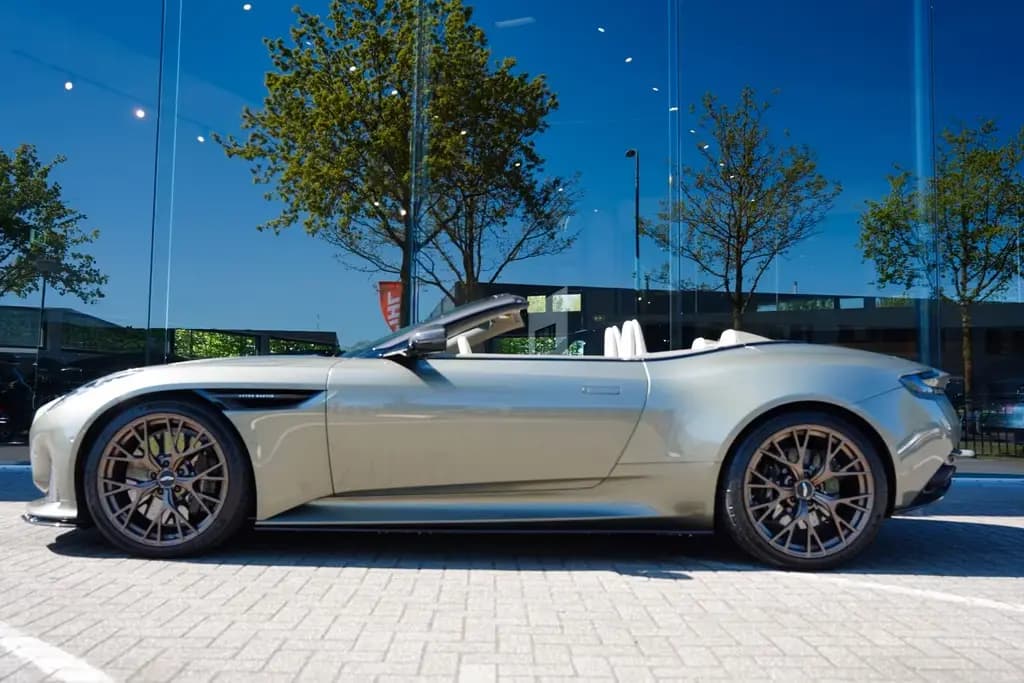 Main__Slider__Photo:Aston Martin DB12 4.0 V8 Volante Carbon NEW SERVICE 08/2024-0