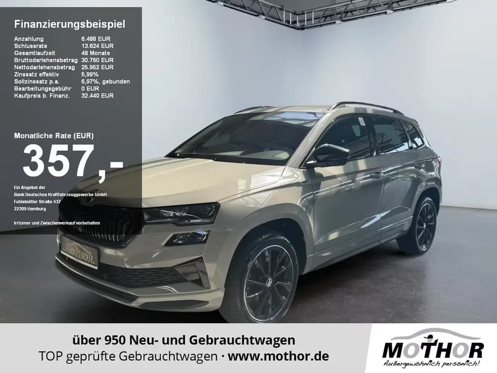 Main__Slider__Photo:Skoda Karoq Sportline 1.5 TSI DSG Rückfahrkamera 03/2024-0