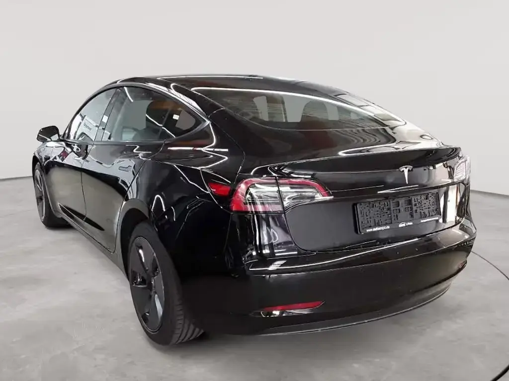 Main__Slider__Photo:Tesla Model 3 Standard Reichweite Plus 03/2022-1
