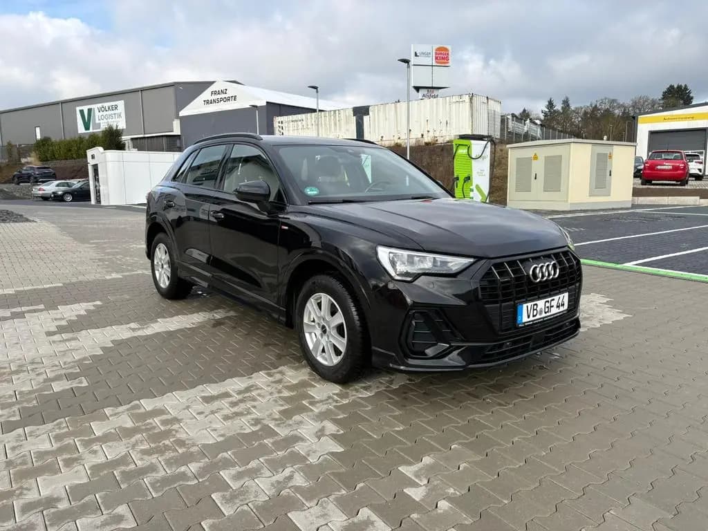 Main__Slider__Photo:Audi Q3 35 TDI quattro S tronic S line 03/2021-0