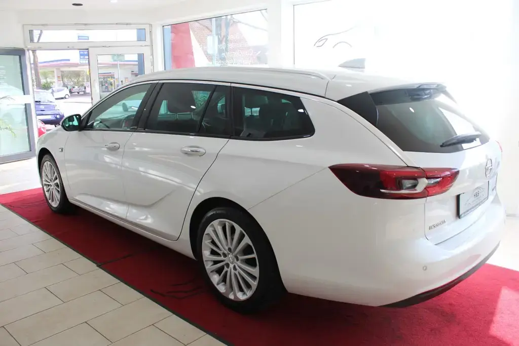Main__Slider__Photo:Opel Insignia B Sports Tourer Innovation 05/2018-1
