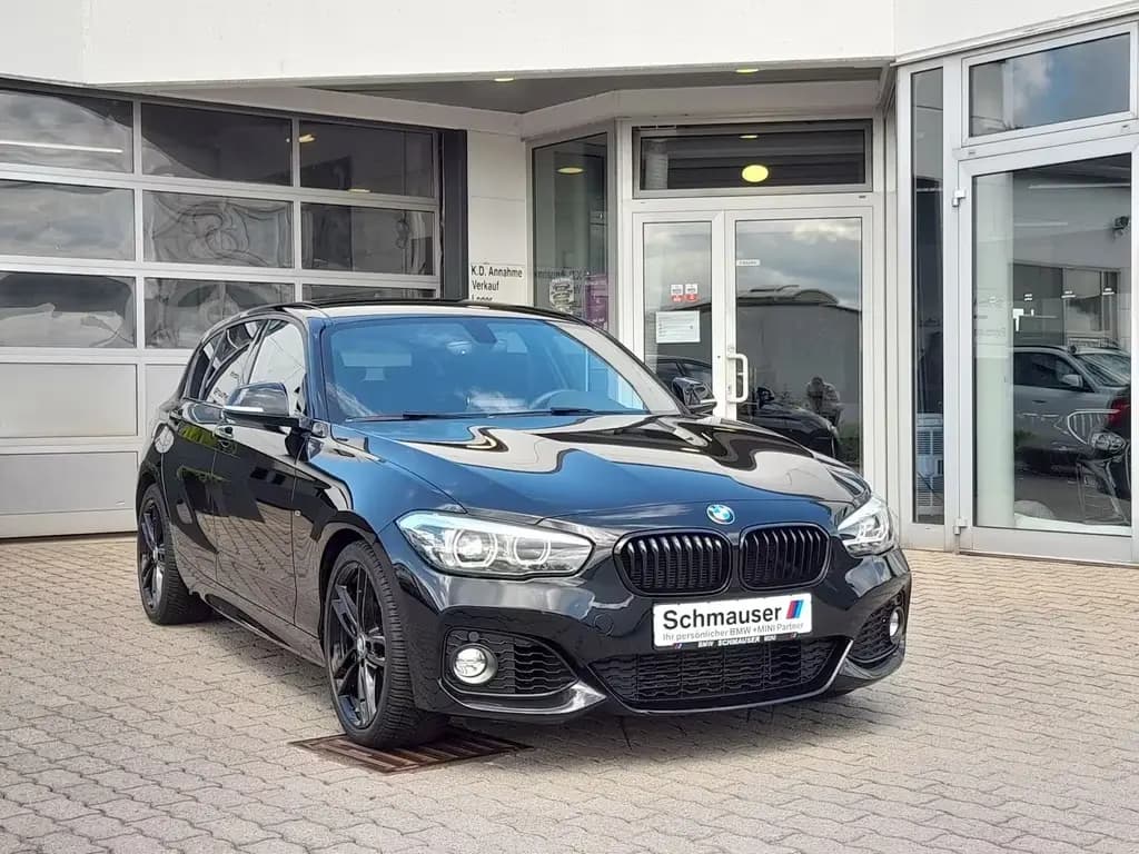 Main__Slider__Photo:BMW 118 i Edition M Sport Shadow,LED,NAVI,PDC,SHZ 04/2019-0