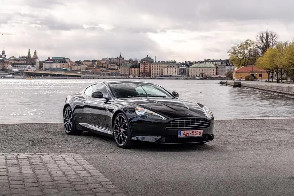 Main__Slider__Photo:Aston Martin DB9 6.0 Coupe Carbon Black Edition 01/2015-0