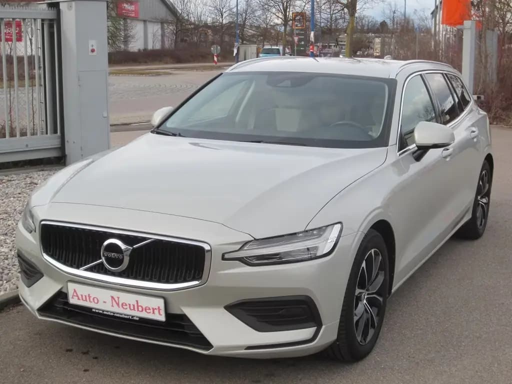 Main__Slider__Photo:Volvo V60 D4 Momentum 04/2019-0