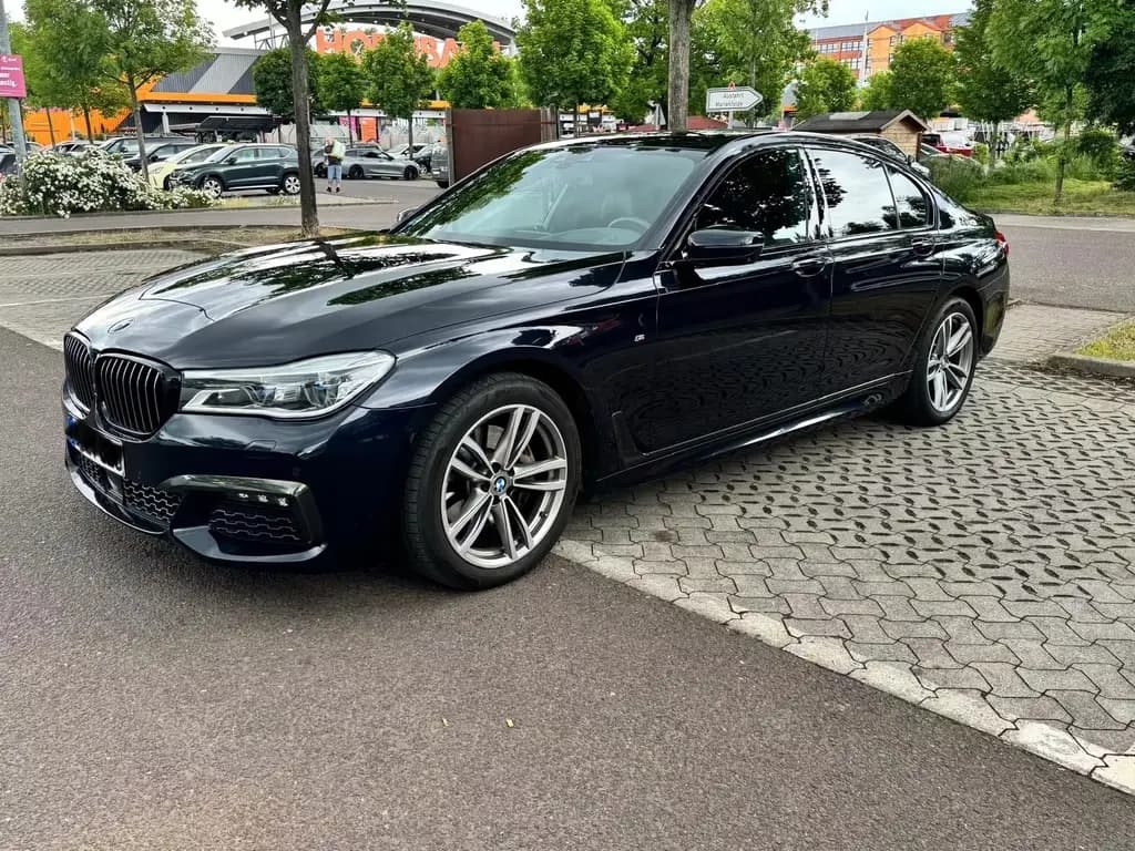 Main__Slider__Photo:BMW 730 d M Sport ACC HK 360°DisplayKeyMassageSoftclose 03/2019-0