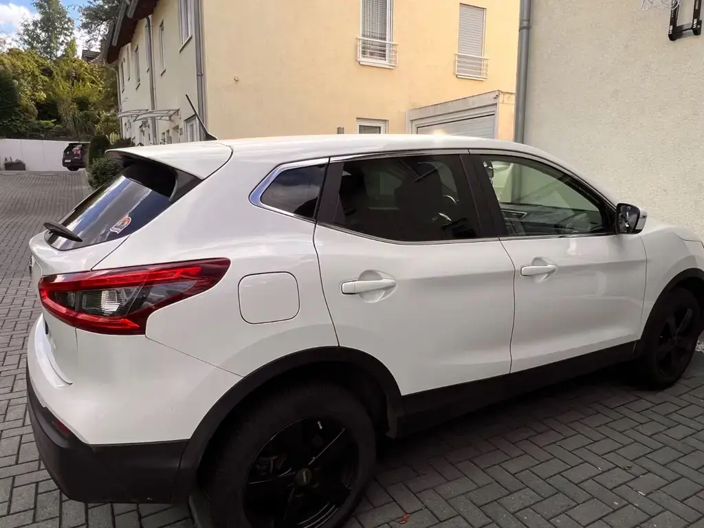 Main__Slider__Photo:Nissan Qashqai 1.2 DIG-T Visia Visia 06/2018-1