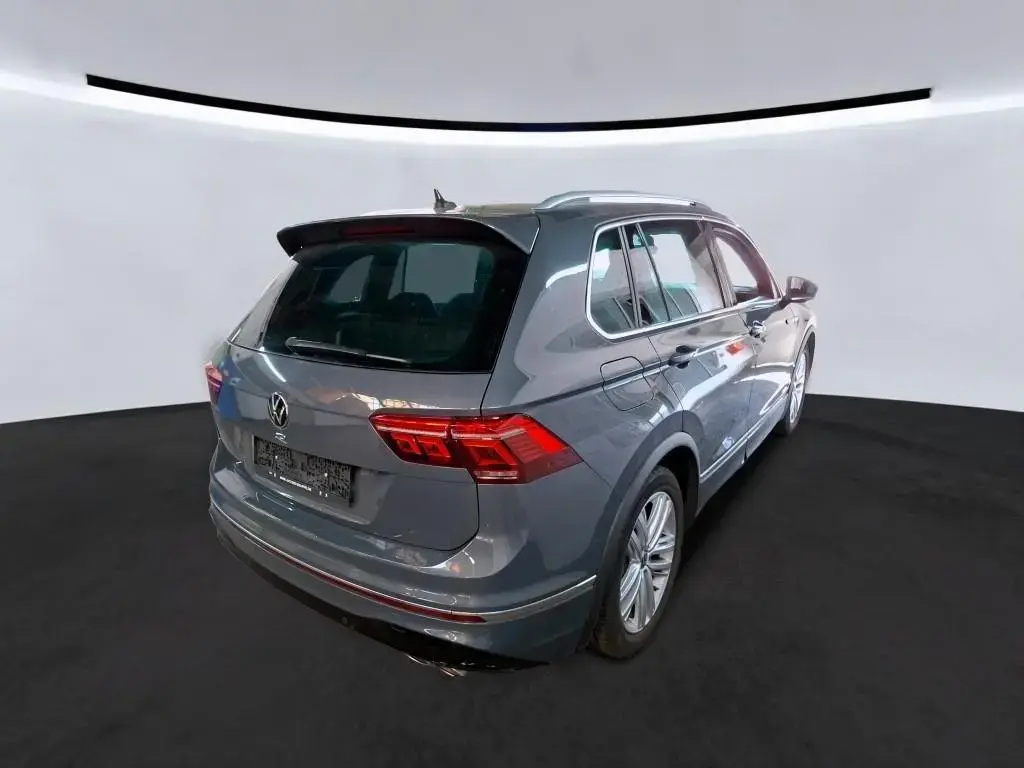 Main__Slider__Photo:Volkswagen Tiguan R 4Motion *PANORAMA*HeadUp*KAMERA*AHK* 06/2021-1