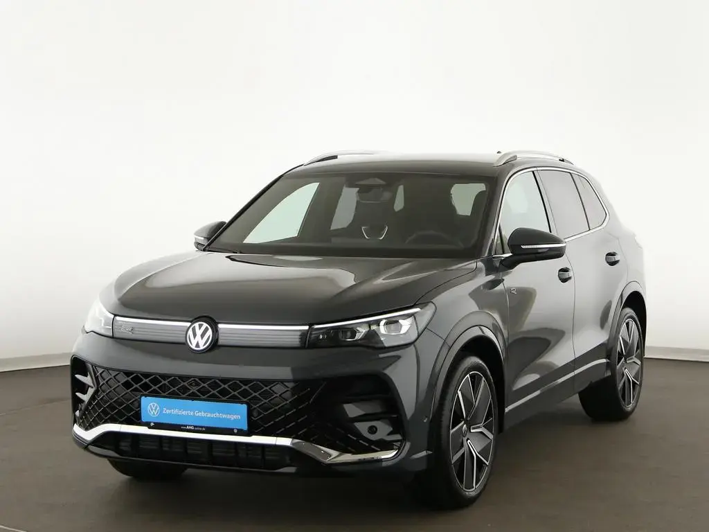 Main__Slider__Photo:Volkswagen Tiguan 1.5eTSI 150PS DSG R-Line Navi AHK AreaVie 10/2025-1
