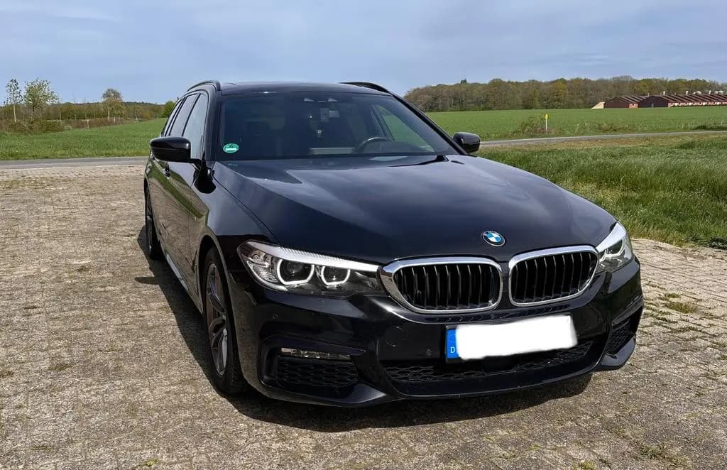 Main__Slider__Photo:BMW 530 d Touring*M-Paket*ACC*HUD*Panorama*AktivL*AHK 08/2017-0