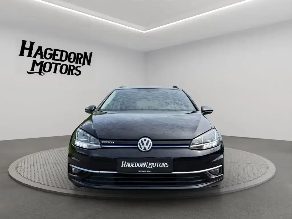 Main__Slider__Photo:Volkswagen Golf Variant COMFORT BLUEMOTION DSG DAB SITZHEIZ 01/2019-1