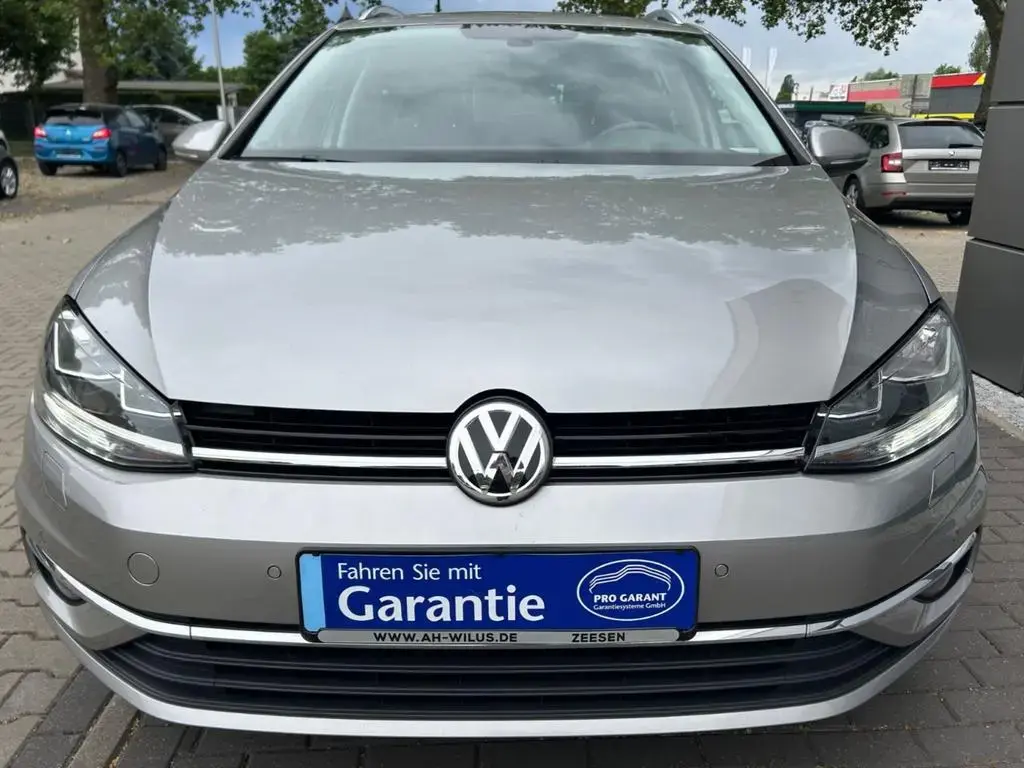 Main__Slider__Photo:Volkswagen Golf 1.5 TSI   Variant  Sound 11/2017-1