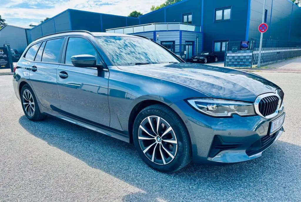 Main__Slider__Photo:BMW 320 d Touring STANDHZ ACC ALARM 05/2020-0