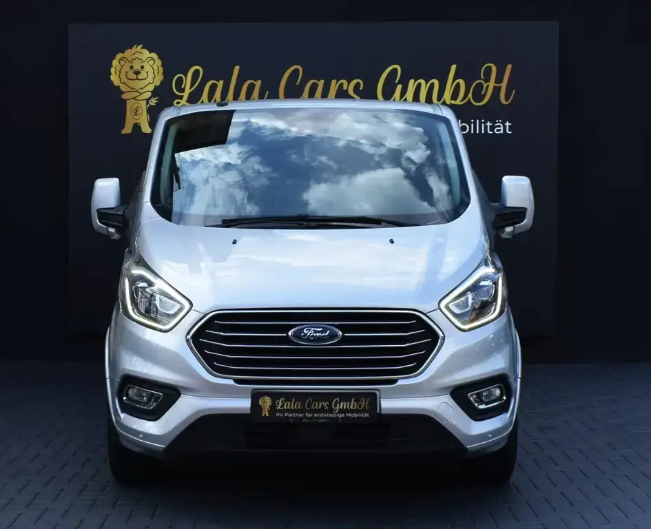 Main__Slider__Photo:Ford Tourneo Custom 2.0TDCI TOURNEO/TITANIUM/8SITZE/AUTOMATIK 09/2018-1
