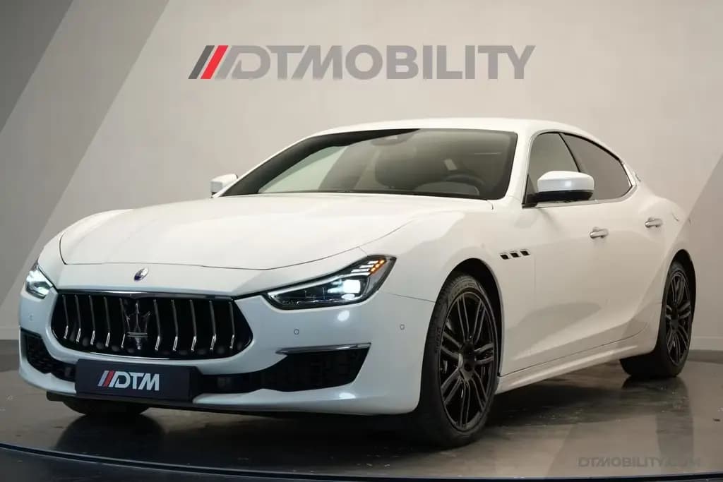 Main__Slider__Photo:Maserati Ghibli 3.0 V6 D GranLusso | Zegna interieur | Bo 09/2018-0