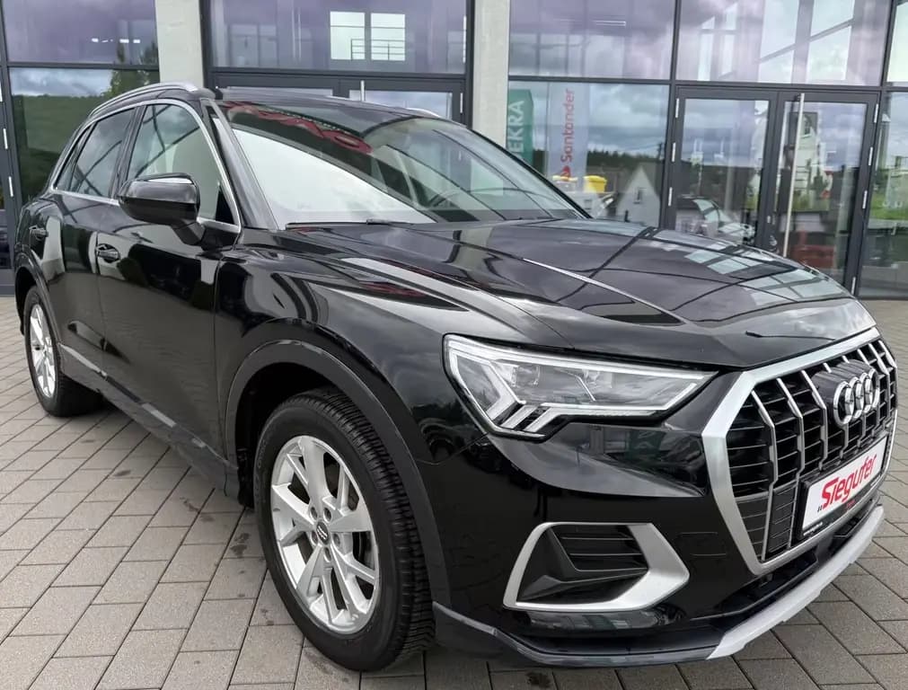 Main__Slider__Photo:Audi Q3 35 TFSI advanced/CarPlay/Digital/LED 08/2019-0
