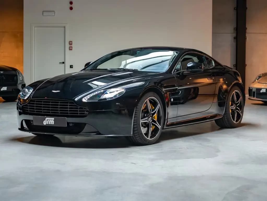 Main__Slider__Photo:Aston Martin V8 Vantage S 02/2017-0