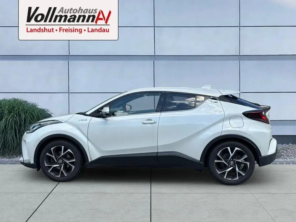 Main__Slider__Photo:Toyota C-HR 2.0 Hybrid Team Deutschland 09/2020-1