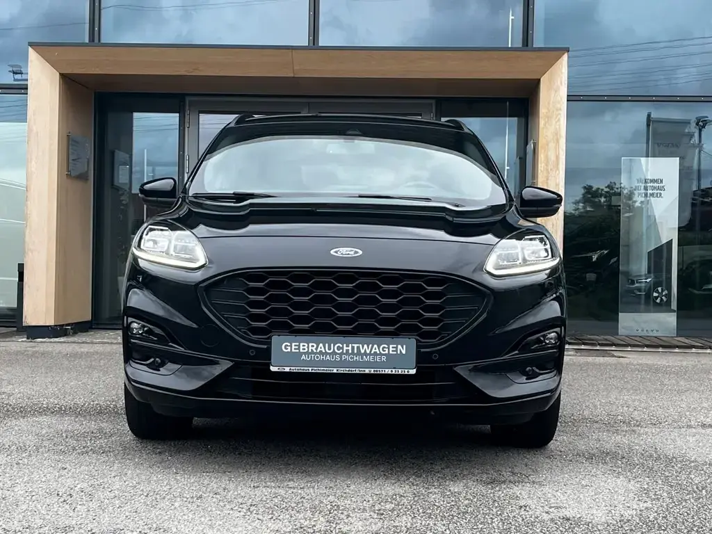 Main__Slider__Photo:Ford Kuga ST-Line X 08/2022-1