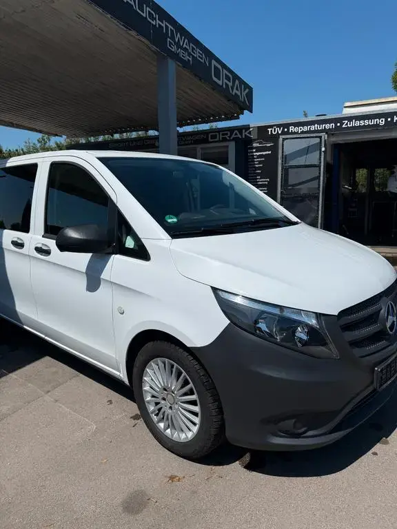 Main__Slider__Photo:Mercedes-Benz Vito Tourer 114 CDI kompakt Tourer Mixto 11/2019-1