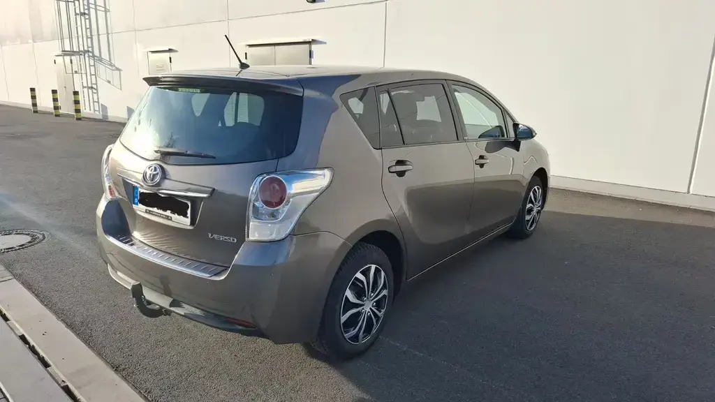 Main__Slider__Photo:Toyota Verso 1.8l Valvematic Comfort 5-Sitzer Comfort 12/2015-1