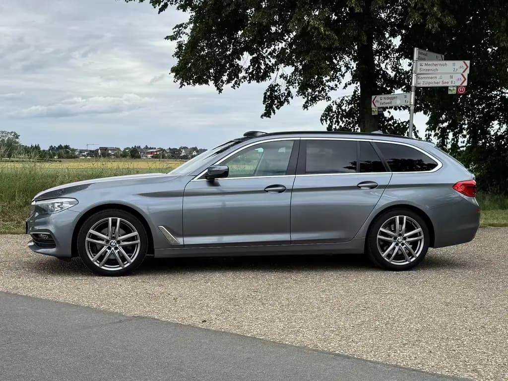 Main__Slider__Photo:BMW 520 d Touring A - NAVI/KAMERA/AHK/PANO 12/2018-0